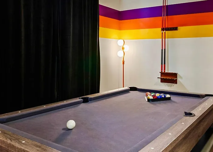 Pool Table, Pingpong, Arcade, 2-car Parking, 3 Floors Чикаго