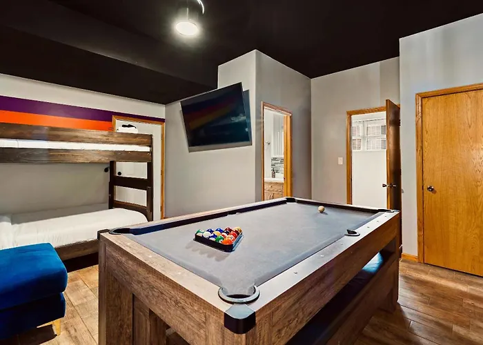 Pool Table, Pingpong, Arcade, 2-car Parking, 3 Floors *